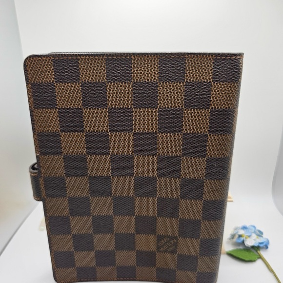 Louie Vuitton Authentic Preloved LV Agenda with paper filler with date code - Picture 2 of 7